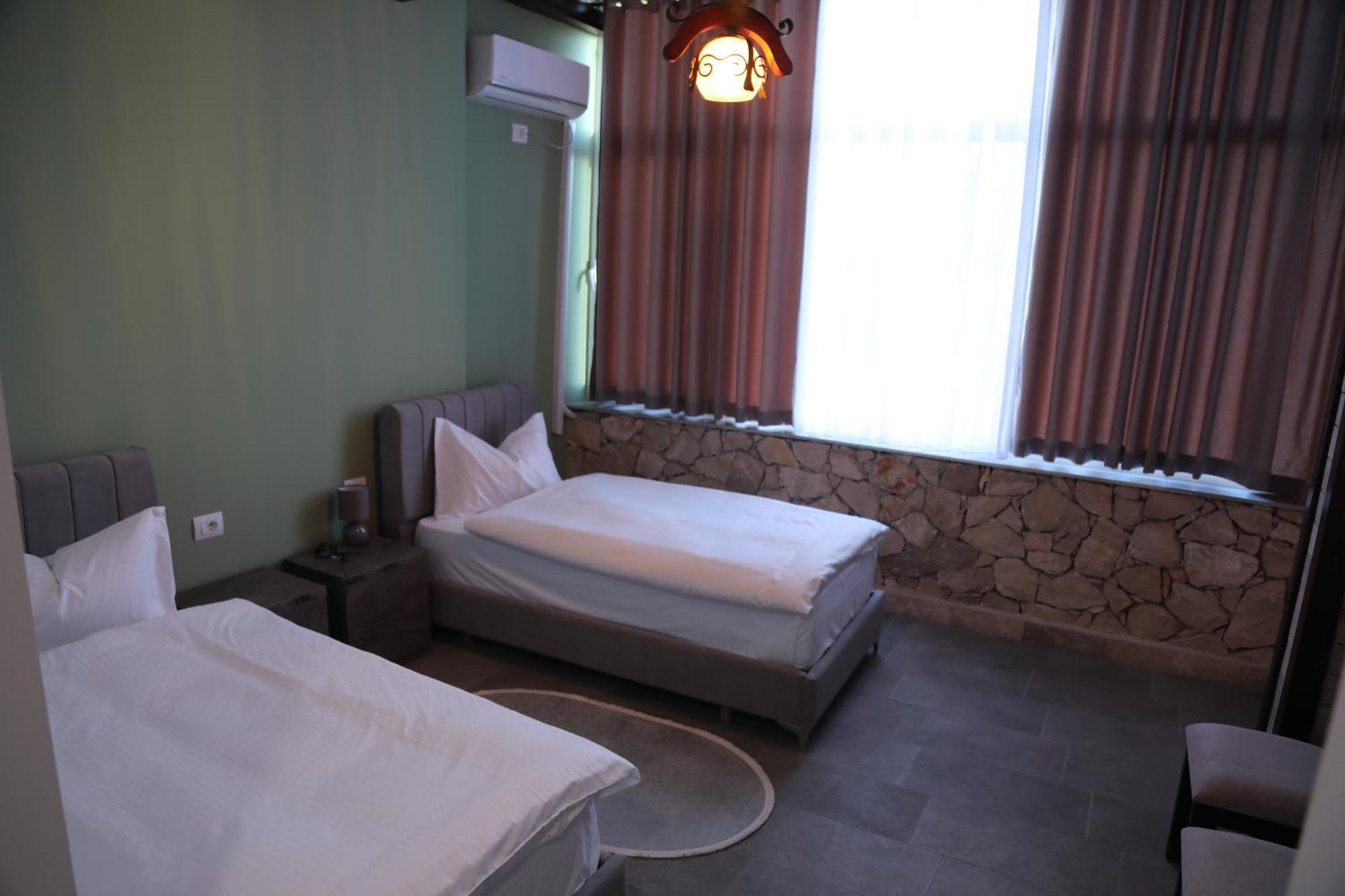 Pamja E Qyteteve Hotel Krujë Exterior foto